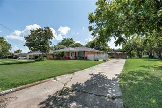 1109 Elmwood Street, Gainesville, TX 76240