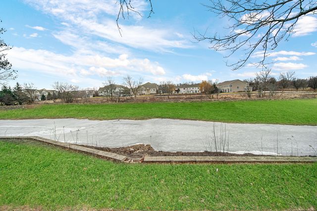 2325 Summerlin Drive, Aurora, IL 60503