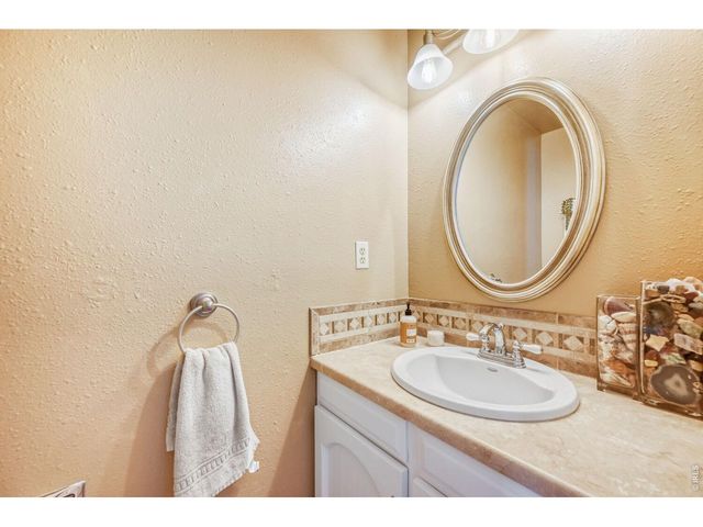 1617 Ithaca Ct, Longmont, CO 80503