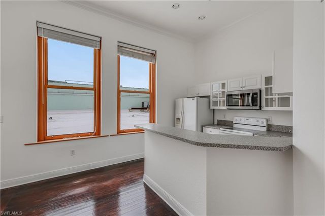 2260 1st ST # 204, Fort Myers, FL 33901