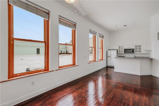 2260 1st ST # 204, Fort Myers, FL 33901