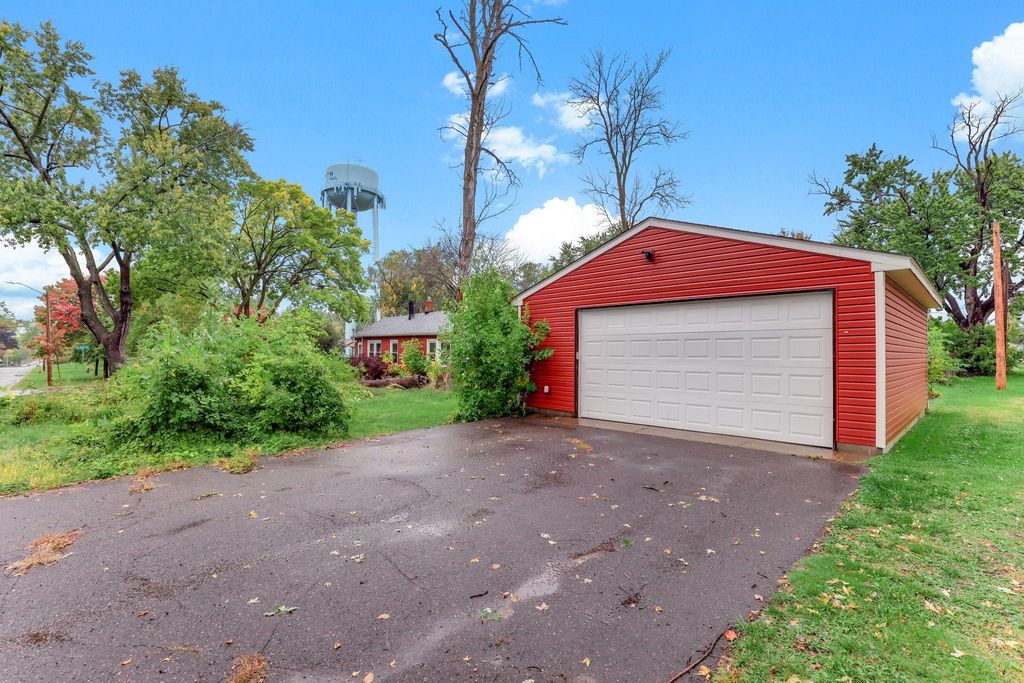 2526 2nd Street N, North Saint Paul, MN 55109 — photo 2