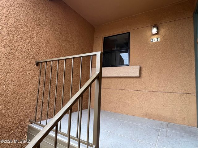 6651 N Campbell Ave Apt 217, Tucson, AZ 85718