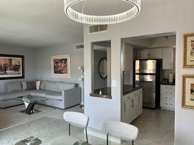 6651 N Campbell Ave Apt 217, Tucson, AZ 85718