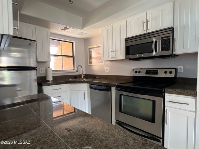 6651 N Campbell Ave Apt 217, Tucson, AZ 85718