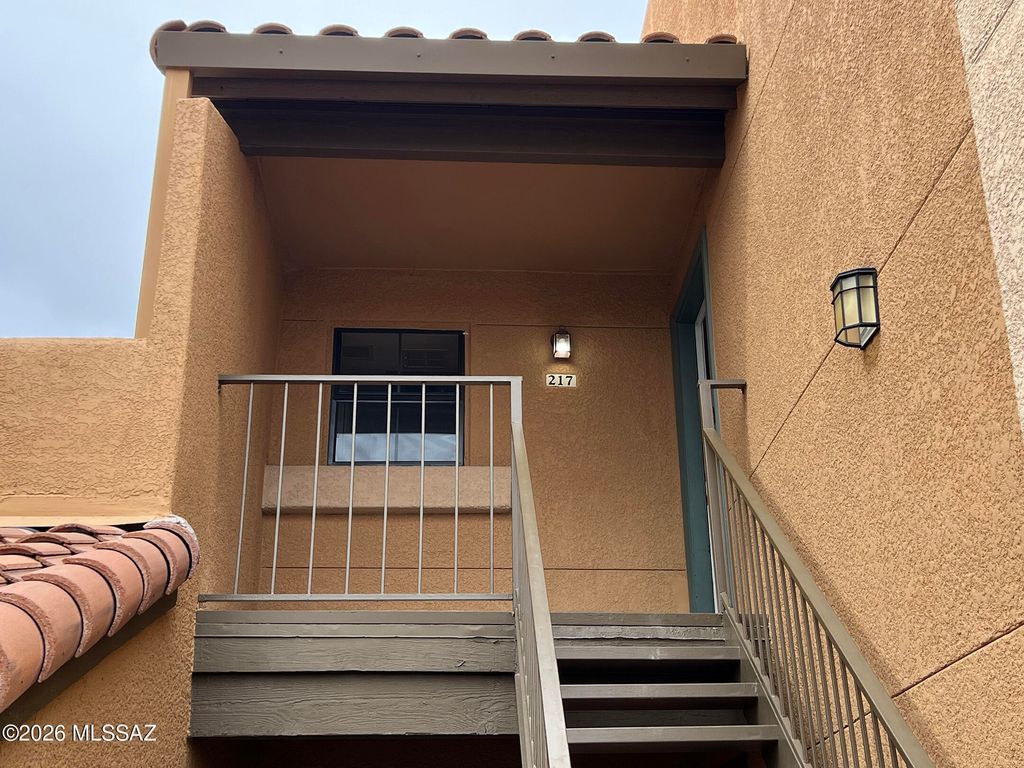 6651 N Campbell Ave Apt 217, Tucson, AZ 85718