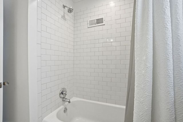 7555 W Isham Avenue, Chicago, IL 60631