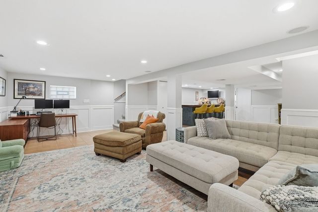 7555 W Isham Avenue, Chicago, IL 60631