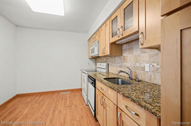 7440 Azalea Court, West Bloomfield, MI 48322