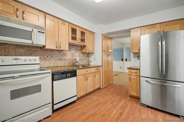 7440 Azalea Court, West Bloomfield, MI 48322