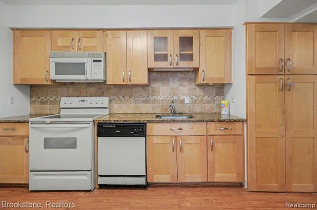 7440 Azalea Court, West Bloomfield, MI 48322