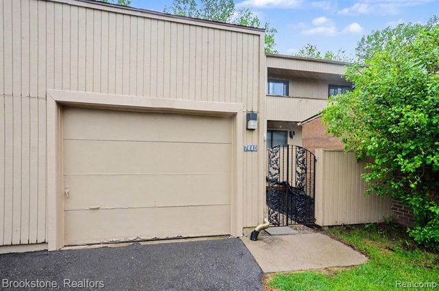 7440 Azalea Court, West Bloomfield, MI 48322