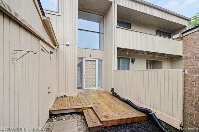 7440 Azalea Court, West Bloomfield, MI 48322
