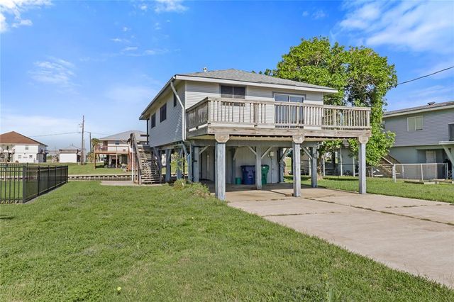 114 Admiral Lane, Freeport, TX 77541