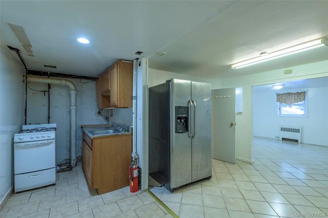 24 Jackson Street, Glen Cove, NY 11542