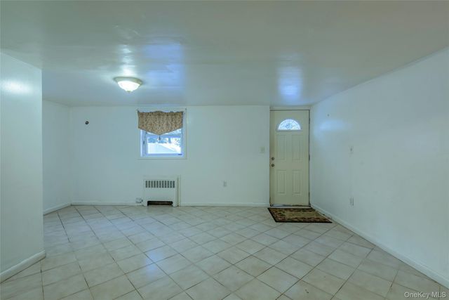 24 Jackson Street, Glen Cove, NY 11542