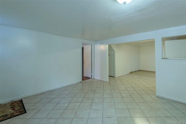 24 Jackson Street, Glen Cove, NY 11542