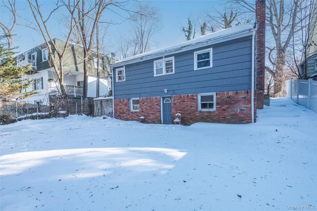 24 Jackson Street, Glen Cove, NY 11542