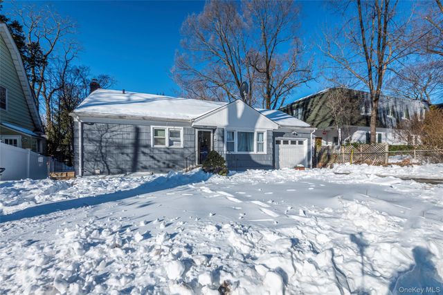 24 Jackson Street, Glen Cove, NY 11542