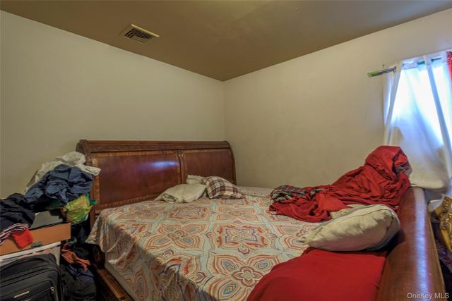 24 Jackson Street, Glen Cove, NY 11542