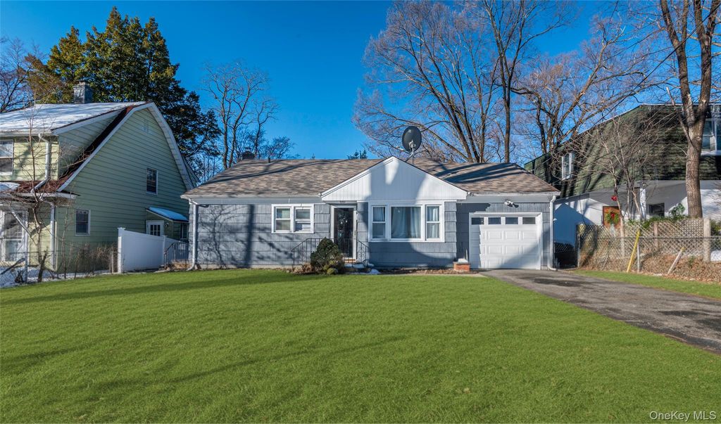 24 Jackson Street, Glen Cove, NY 11542