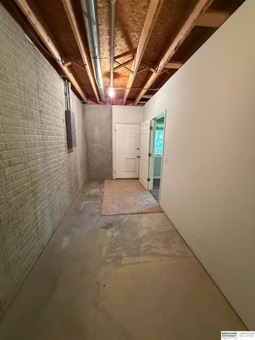 11426 Iowa Circle, Omaha, NE 68142