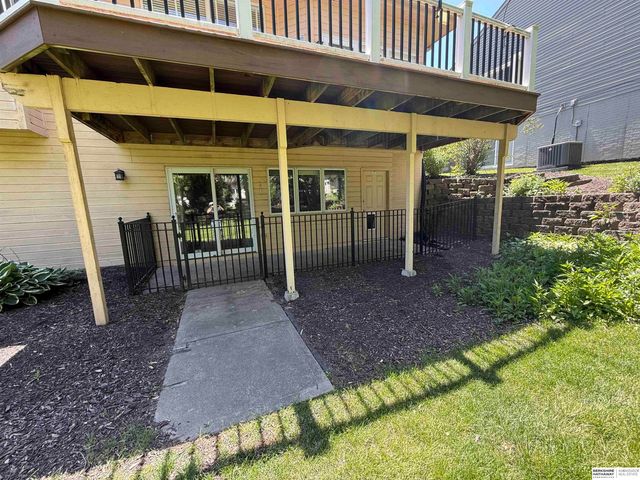 11426 Iowa Circle, Omaha, NE 68142