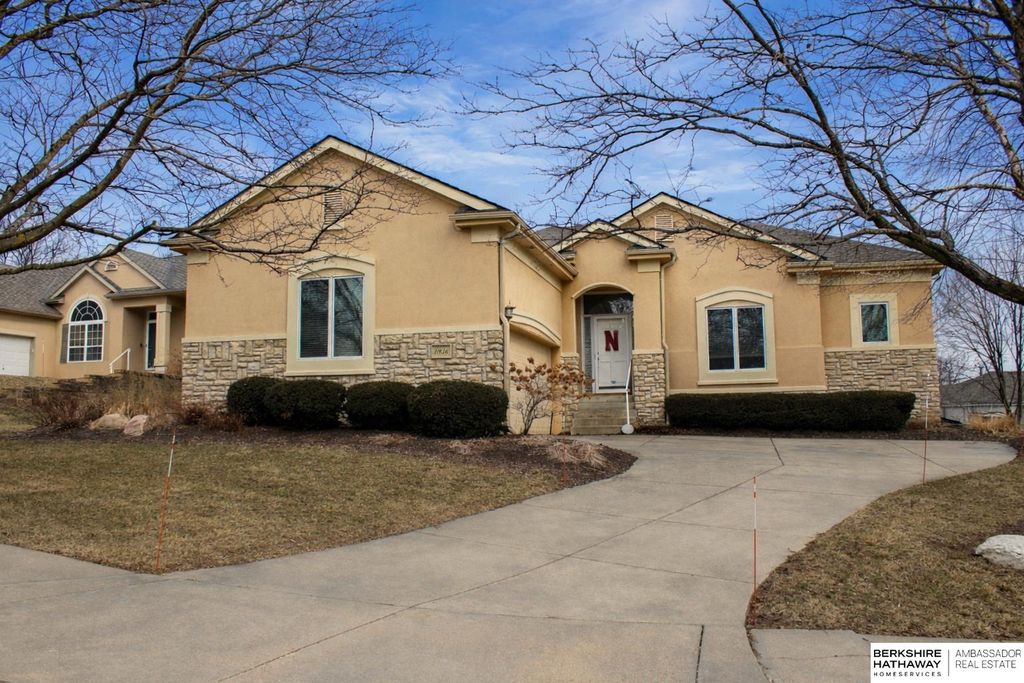11426 Iowa Circle, Omaha, NE 68142