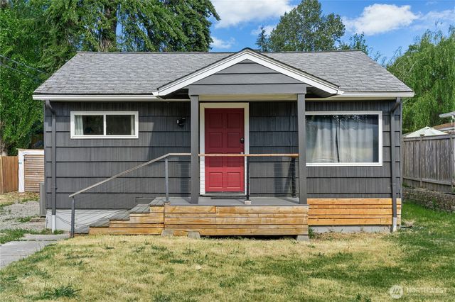 9520 2nd Avenue NW, Seattle, WA 98117