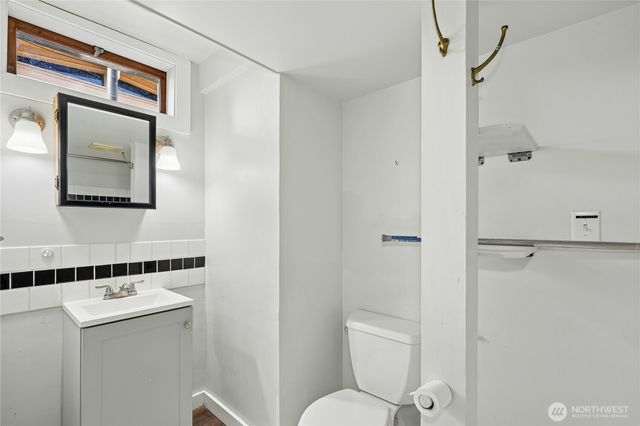 9520 2nd Avenue NW, Seattle, WA 98117