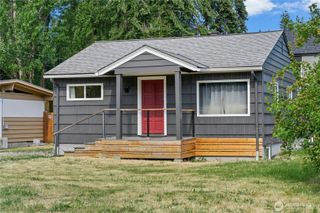 9520 2nd Avenue NW, Seattle, WA 98117