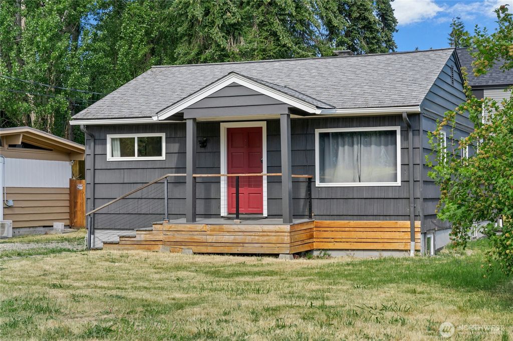 9520 2nd Avenue NW, Seattle, WA 98117