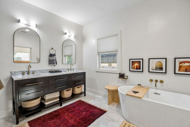 310 N Montclair Avenue, Dallas, TX 75208