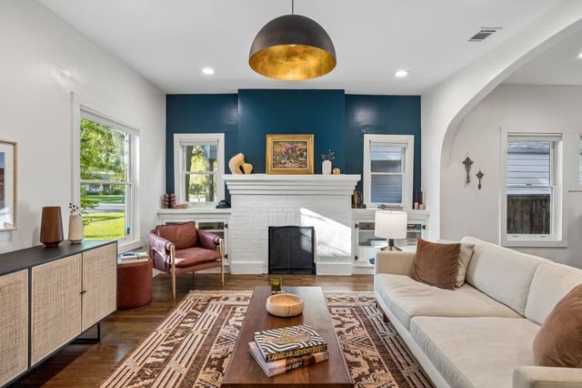 310 N Montclair Avenue, Dallas, TX 75208