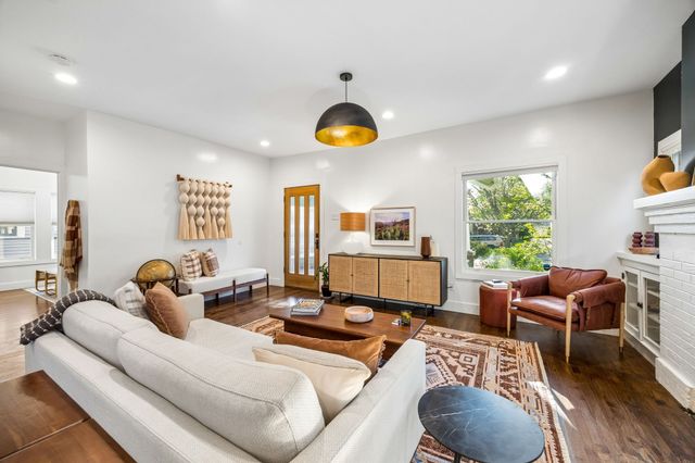 310 N Montclair Avenue, Dallas, TX 75208