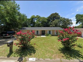 7911 Burstaff Rd, Pensacola, FL 32514