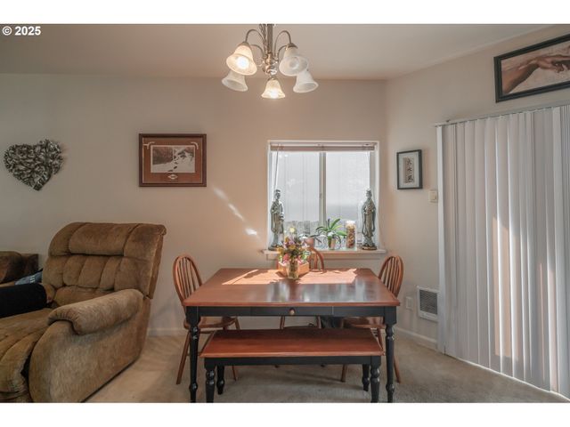 1036 9th St, Florence, OR 97439