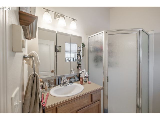 1036 9th St, Florence, OR 97439