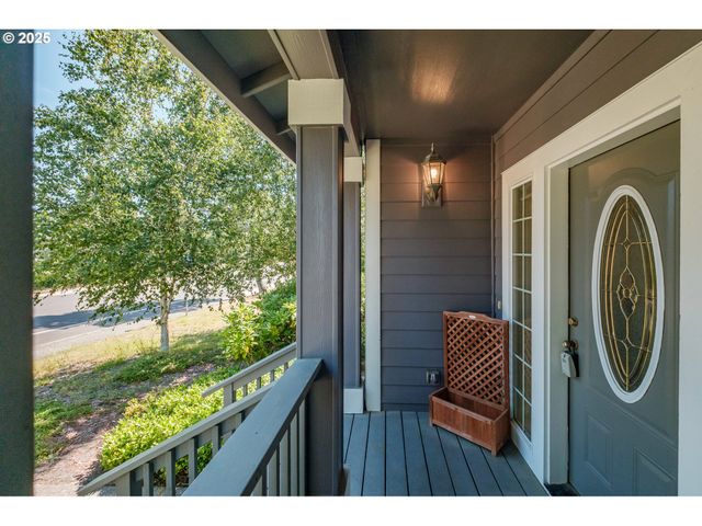 1036 9th St, Florence, OR 97439