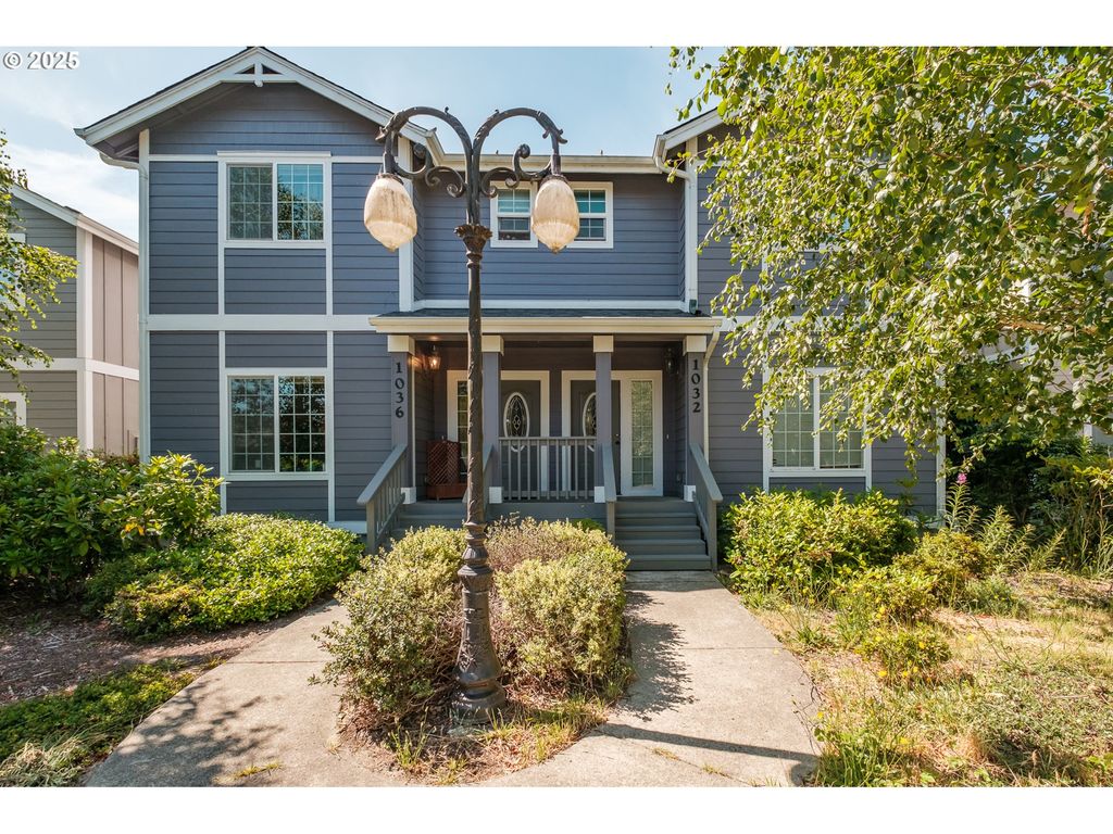 1036 9th St, Florence, OR 97439