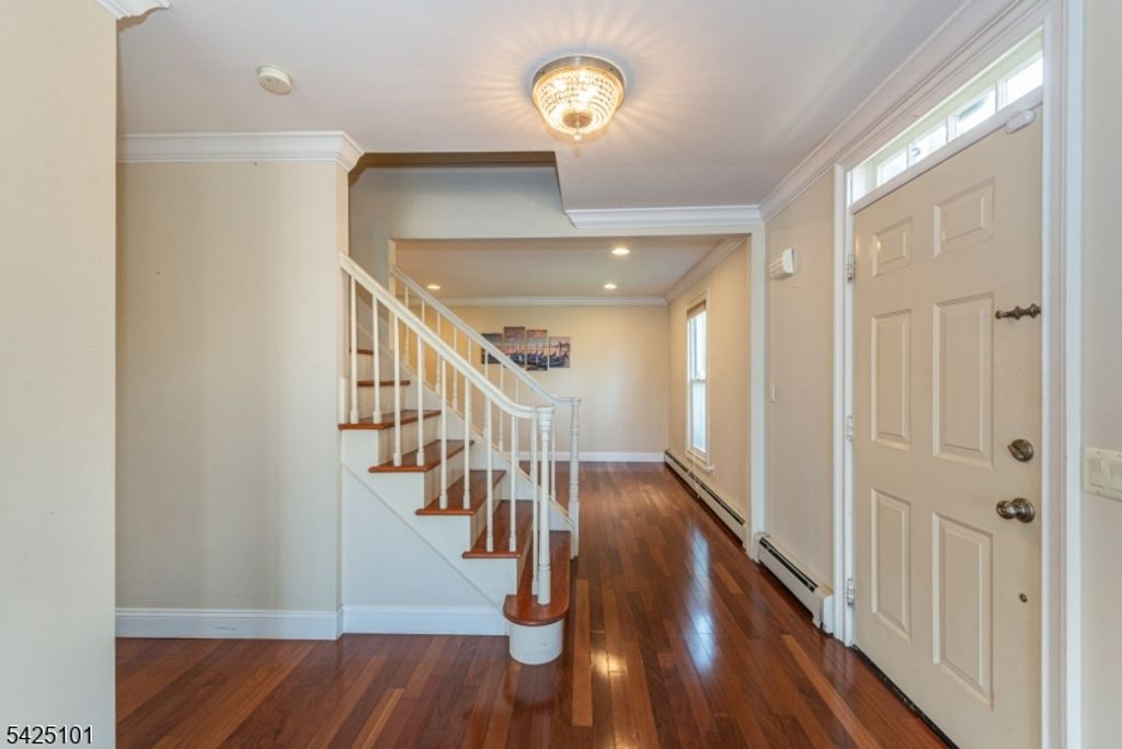 7 Fernwood Trl, Mountain Lakes Boro, NJ 07046 — photo 3