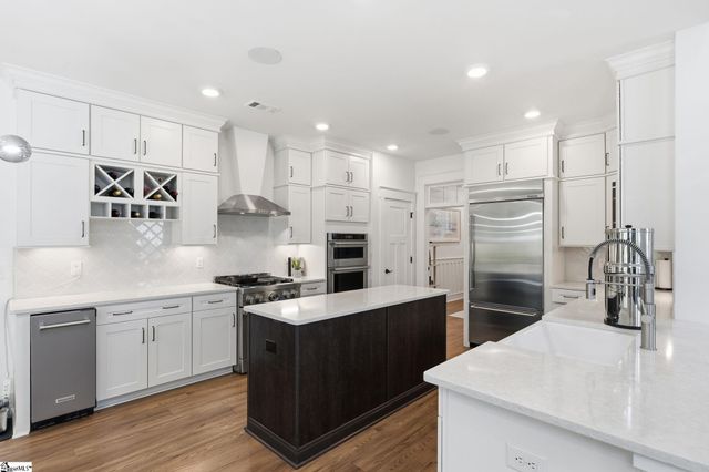 9 Compton Drive, Greenville, SC 29615