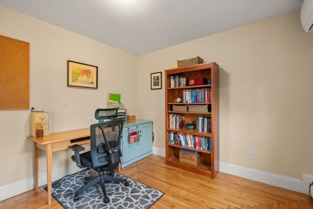 194 College Farm Rd, Waltham, MA 02451