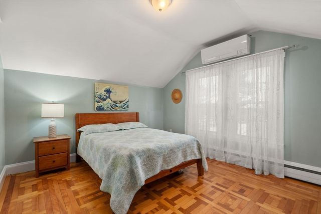 194 College Farm Rd, Waltham, MA 02451