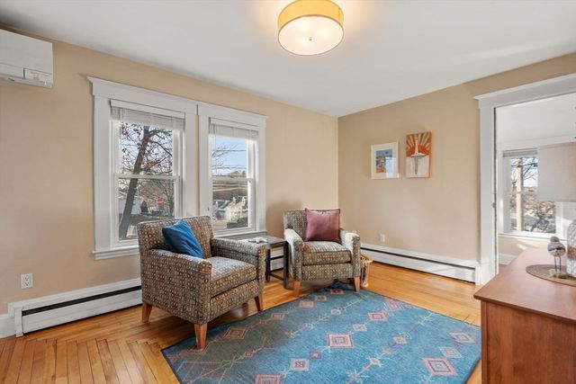 194 College Farm Rd, Waltham, MA 02451