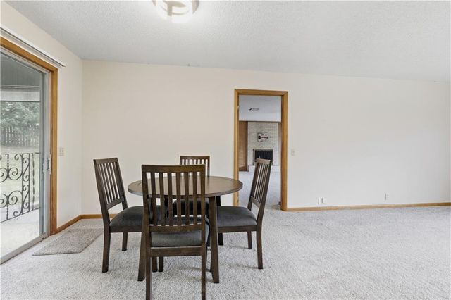 610 NW North Shore Drive, Lake Waukomis, MO 64151