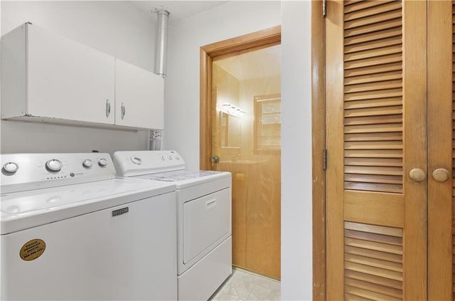 610 NW North Shore Drive, Lake Waukomis, MO 64151