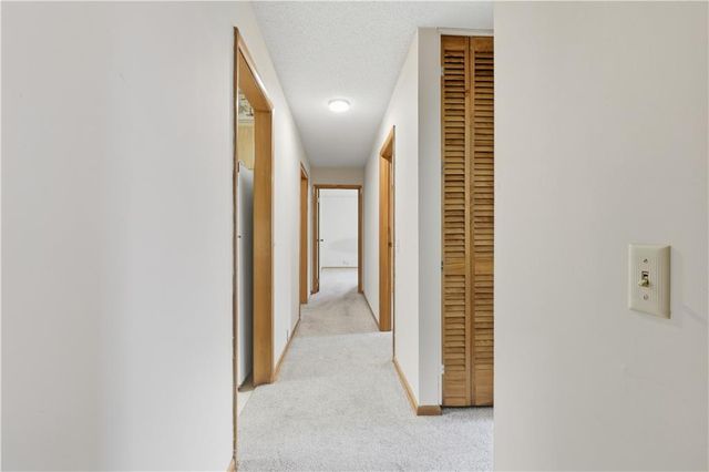 610 NW North Shore Drive, Lake Waukomis, MO 64151