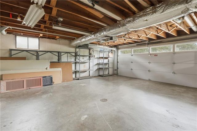 610 NW North Shore Drive, Lake Waukomis, MO 64151