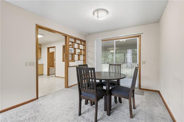 610 NW North Shore Drive, Lake Waukomis, MO 64151